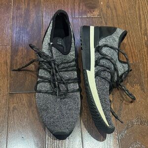 J/SLIDES Black and Gray Athletic Shoes